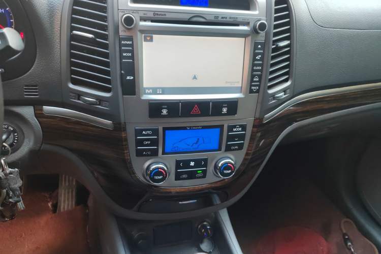 Used Hyundai Santa Fe Classic 2012 2.4 Comfort Edition 7-Seater Four-Wheel Drive