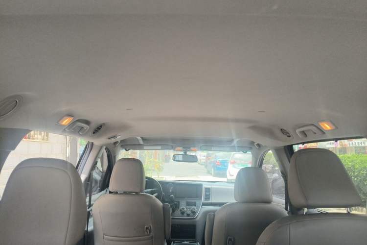 Used Toyota SIENNA 2017 3.5L Four-Wheel Drive LE Trim 7 Seats – U.S. Specification