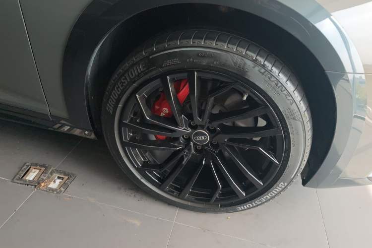 Used Audi A6 2021 allroad quattro Explorer 55 TFSI Prestige Off-Road Model Right Front Wheel Hub