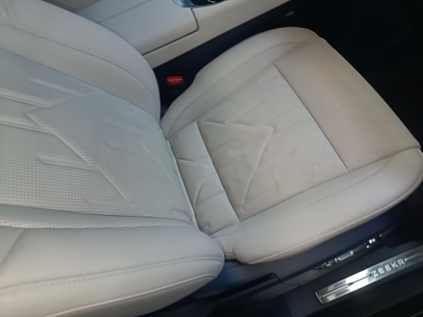 Zeekr 009 2024 Six-Seat Executive Version 4WD 108 kWh — снимка 19