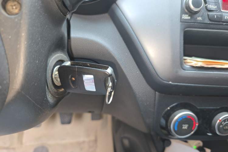 Used Kia K2 2015 Sedan 1.4L MT GLS Vehicle Key