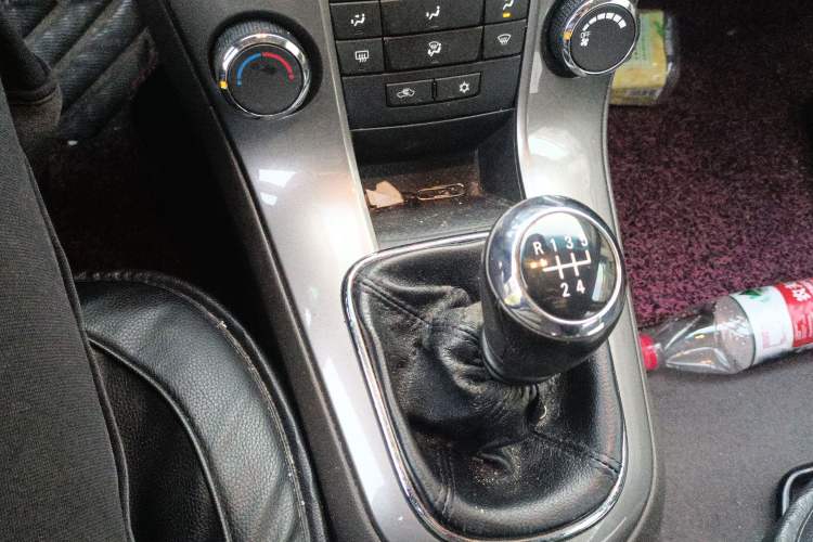 Used Chevrolet Cruze 2015 1.5L Classic SE MT