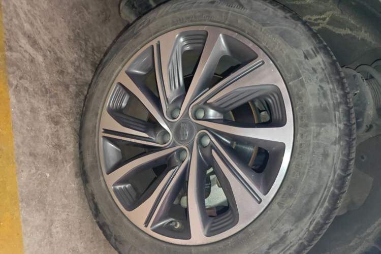 Used Geely Auto Jiajie New Energy 2019 1.5TD PHEV Deluxe Edition Right Front Wheel Hub
