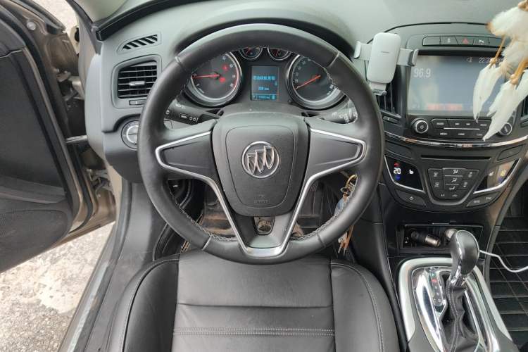 Used Buick Regal 2015 1.6T Fashion Tech Model
