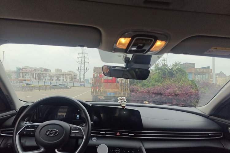 Used Hyundai Elantra 2022 1.5L CVT LUX Prestige Edition Headliner