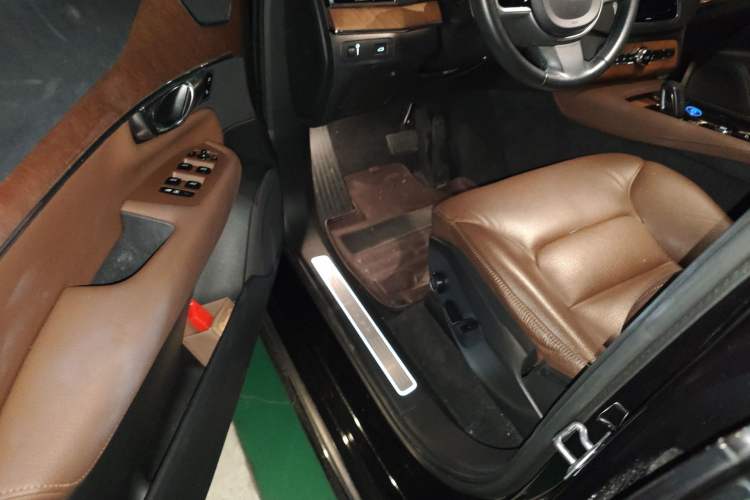 Used Volvo XC90 2021 B6 Zhiyi Luxury Edition 7-Seater
