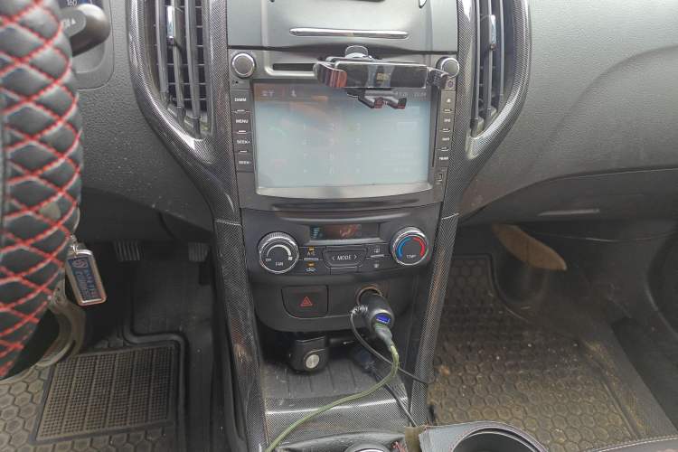 Used Baojun 610 2014 CROSS 1.5L Manual Comfort Model
