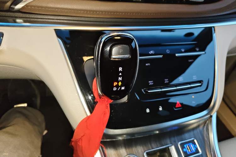 Used Buick GL8 2023 Land Executive Class 652T Luxury Model
