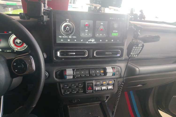 Used 212 T01 2024 2.0T Explorer