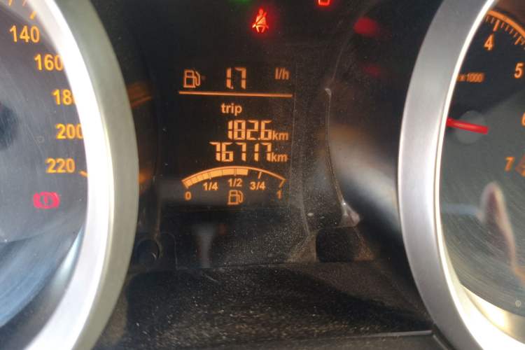 Used Brilliance H230 2012 1.5L Manual Elite Edition Odometer Close Up