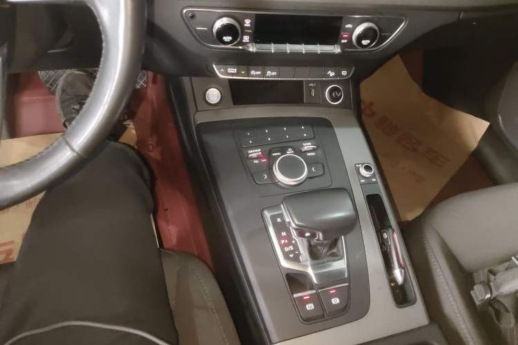 Used Audi Q5L 2018 40 TFSI Prestige Edition China VI Emission Standard