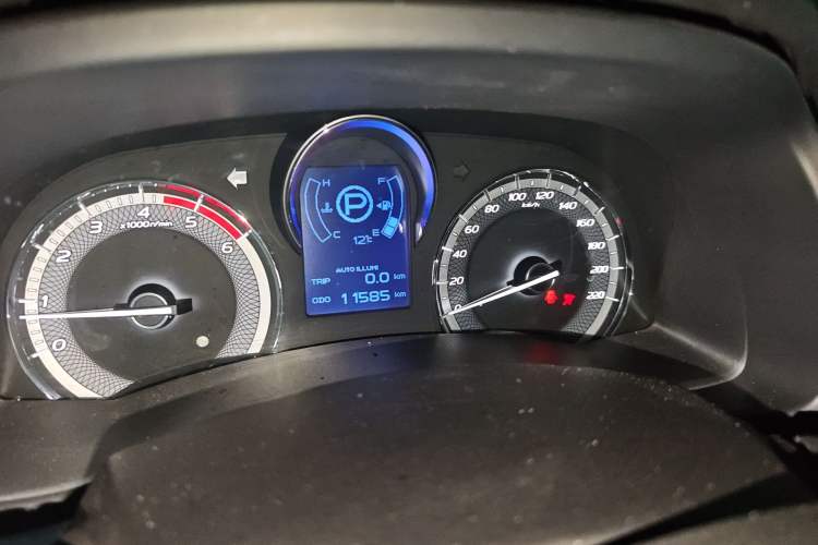 Used Isuzu mu-X 2018 3.0T Diesel Automatic 4x4 Enjoyment Edition 5 Seats Instrument Cluster