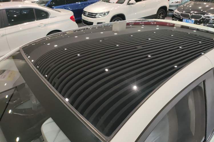 Used Chery Little Ant 2022 Revised Version Sweet Pink Edition Half-Sugar Version Lithium Iron Phosphate 30.7 kWh 30 kW 301 km