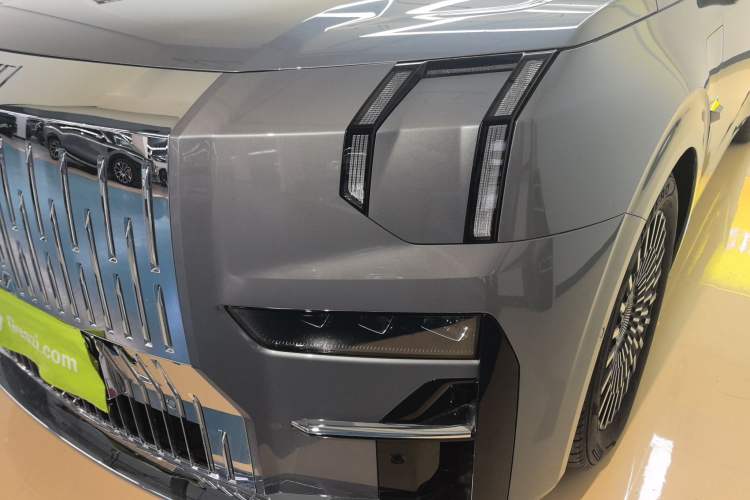 Used Zeekr 009 2024 Six-Seat Executive Version 4WD 108 kWh Left Front Headlight