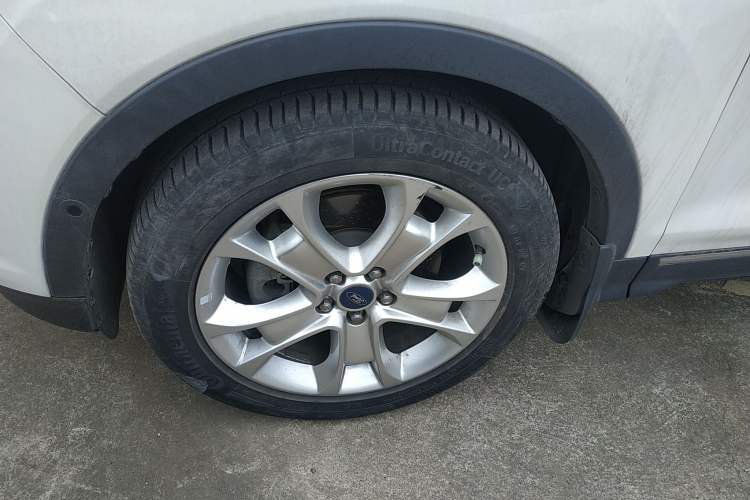 Used Ford Kuga 2015 2.0L GTDi Four-Wheel-Drive Sport Model
