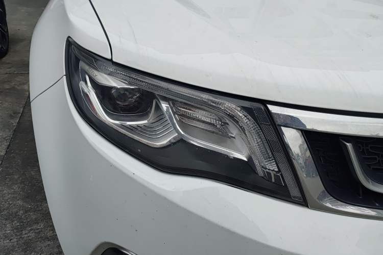 Used Geely Auto Emgrand X7 Sport 2016 1.8TD Automatic ZhiZun Version
