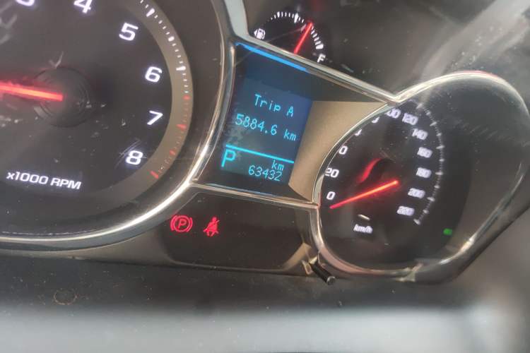 Used Chevrolet Captiva 2015 2.4L 4x4 Luxury Edition 5 Seats
