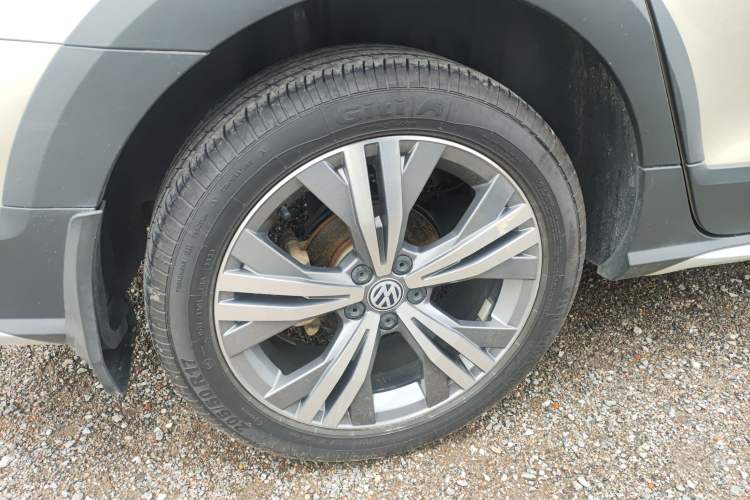 Used Volkswagen C-TREK 2018 230TSI DSG Luxury Version Exterior 5