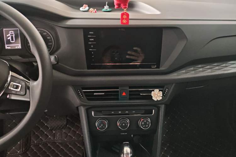 Used Volkswagen Tharu 2021 280TSI Two-Wheel Drive Trend Edition Audio And AC Panel