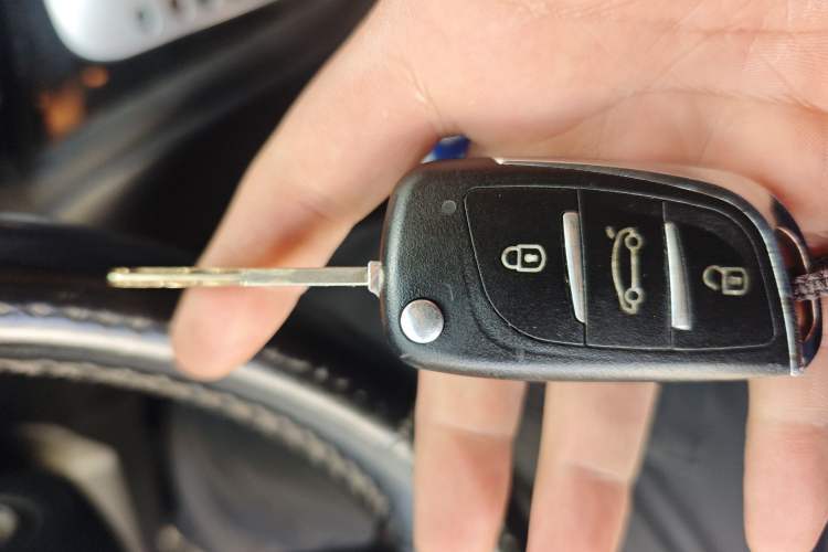 Used Haval H6 2013 Upgraded Model 2.4L Automatic Two-Wheel Drive Elite Version Vehicle Key