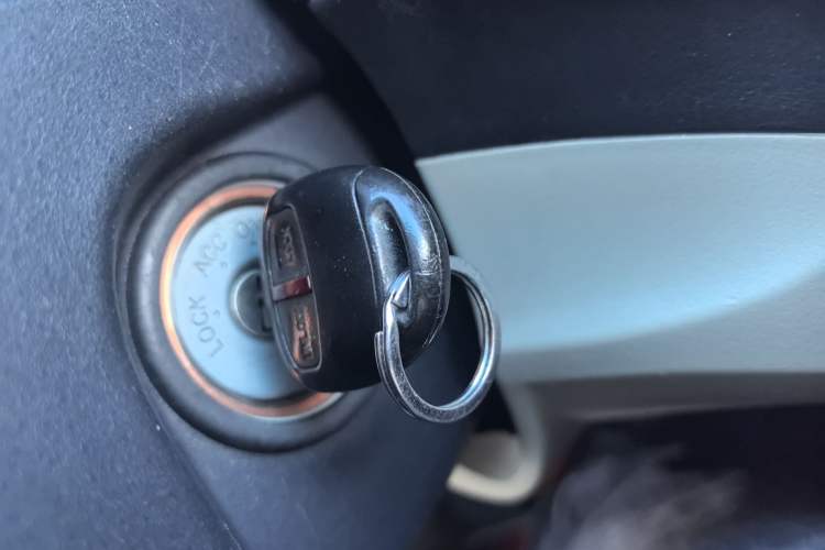 Used Mitsubishi Grandis 2009 2.4 6-Seater Elite Edition Vehicle Key