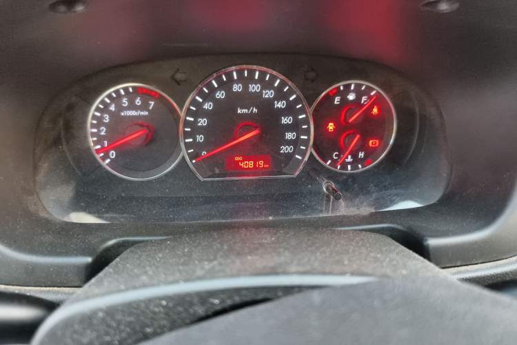 Used CHANGAN Alsvin V3 2015 1.4L Manual Meiruan Model China V Standard
