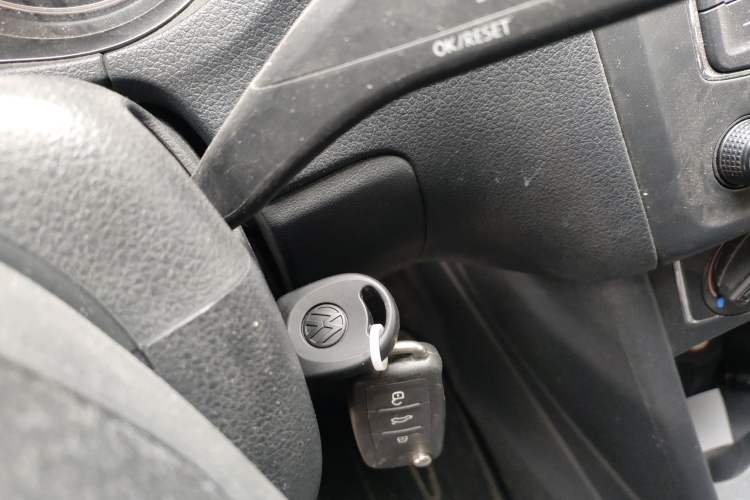 Used Volkswagen Polo 2014 1.6L Manual Comfort Edition
