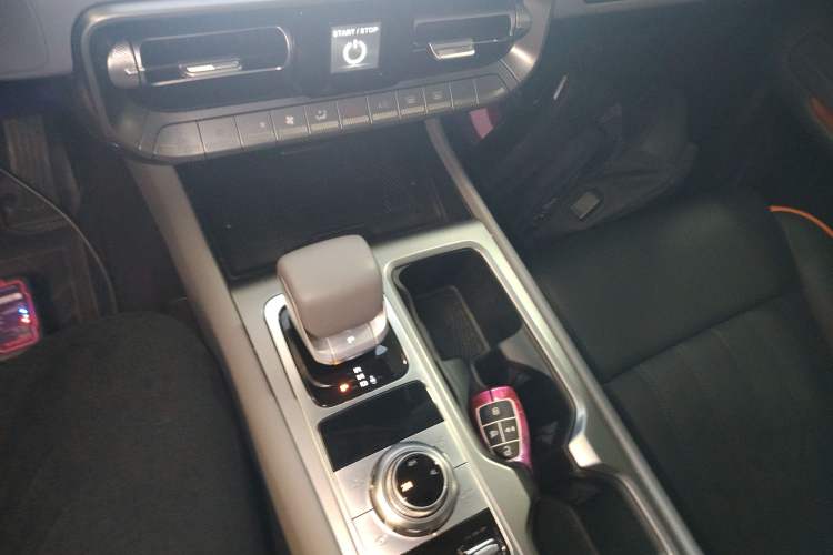 Used BAIC Off-Road BJ40 2024 2.0T All-New Urban Hunter Edition Chivalrous Style