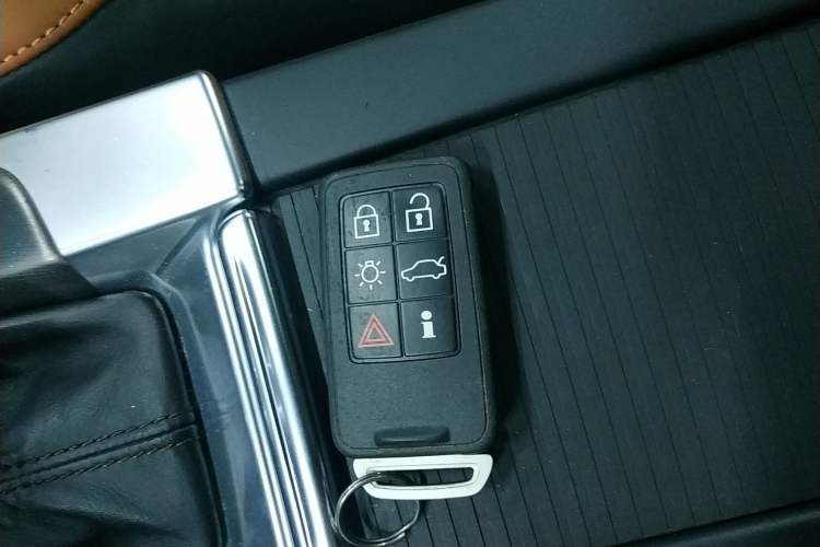 Used Volvo V60 2014 Restyled T5 Zhiya Edition