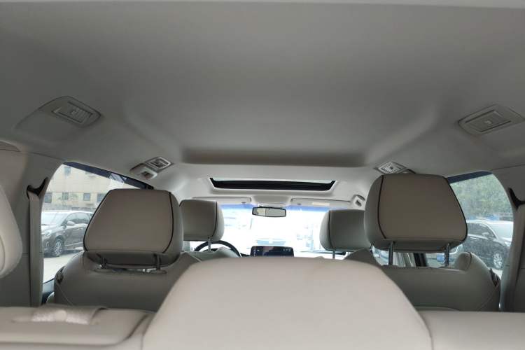 Used Buick GL8 2022 Land Business Class 652T Luxury Model
