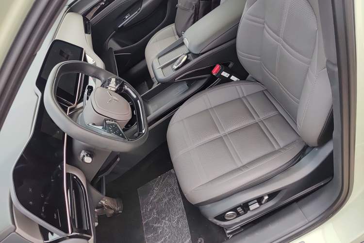 Used Hongqi EH7 2024 690 Pro Left Front Seat