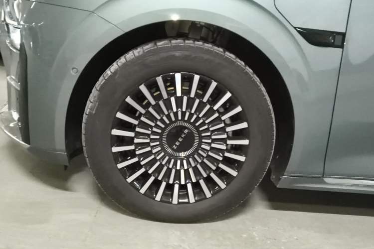 Used Zeekr 009 2024 Six-Seat Executive Version 4WD 108 kWh