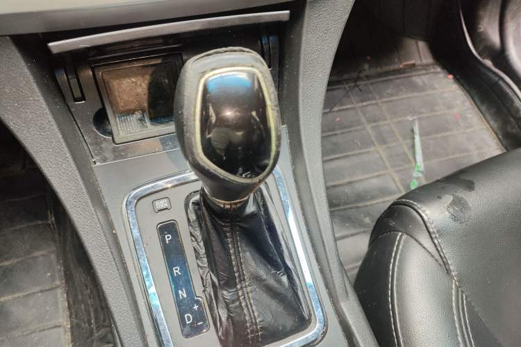 Used Geely Auto Emgrand 2016 Sedan 1.5L CVT Upward Version
