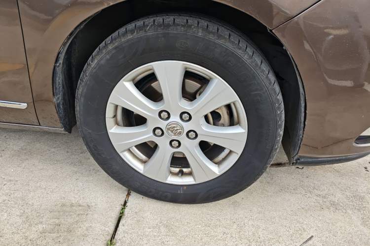 Used Buick GL8 2014 3.0L XT Luxury Business Flagship Edition Right Front Wheel Hub