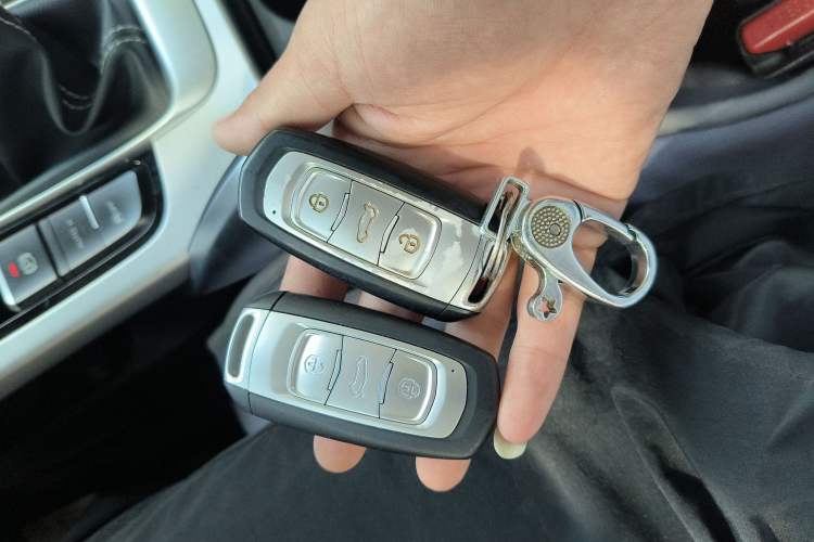 Used Geely Auto Emgrand X7 Sport 2016 2.0L Manual ZhiShang Version Vehicle Key