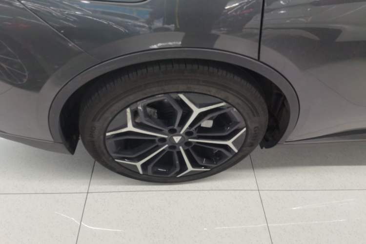 Used Deepal L07 2024 230Max Qiankun Intelligent Driving ADS SE Range-Extended Version