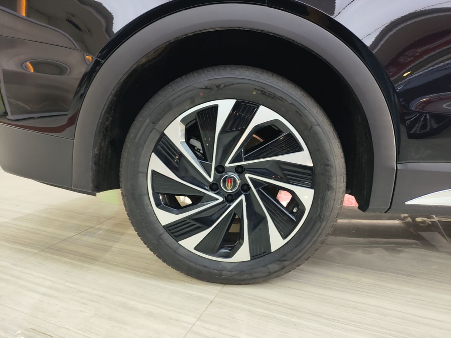 Hongqi HS7 PHEV 2025 Model 2.0T PHEV Two-Wheel Drive Qi Xiang Edition 6-Seater — снимка 11