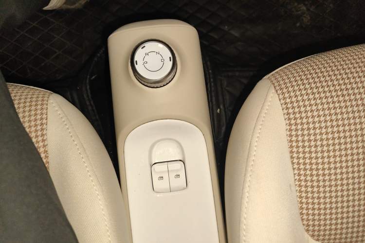 Used Wuling Hongguang MINIEV 2024 3rd Generation 215km Youth Edition Gear Lever