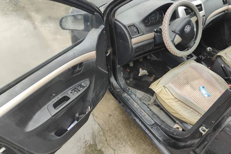 Used FAW Weizhi V5 2014 1.5L Manual Standard Edition Driver Seat