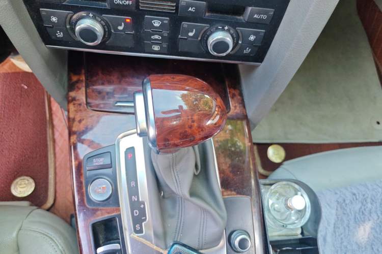 Used Audi A6L 2011 2.4L Comfort Edition
