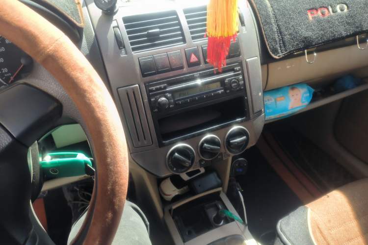 Used Volkswagen Polo 2011 Jingqu 1.4L Manual Shishang Edition Audio And AC Panel