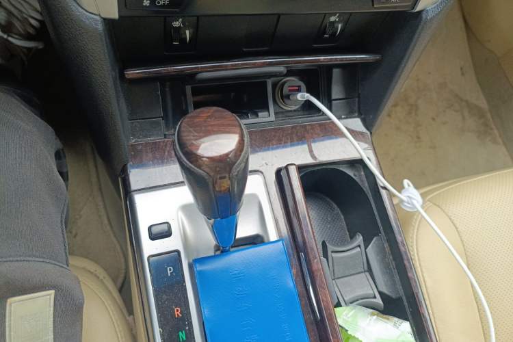 Used Toyota Camry 2015 2.0G Premier Edition Gear Lever