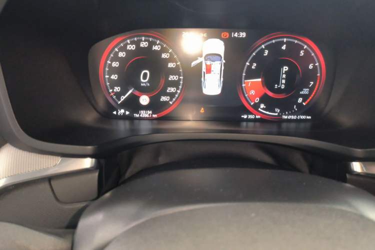 Used Volvo S60 2020 T4 Zhiyuan Sport Edition Odometer Close Up