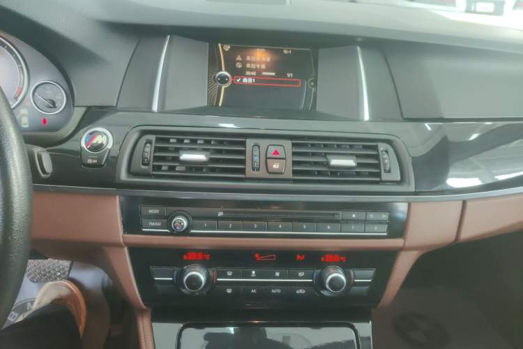 Used BMW 5 Series 2014 520i Elegant Edition