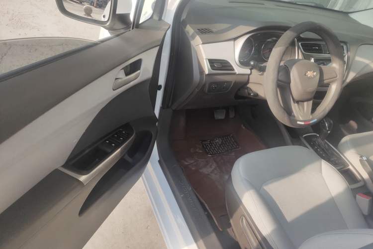 Used Chevrolet Lova RV 2016 1.5L Automatic Comfort Edition
