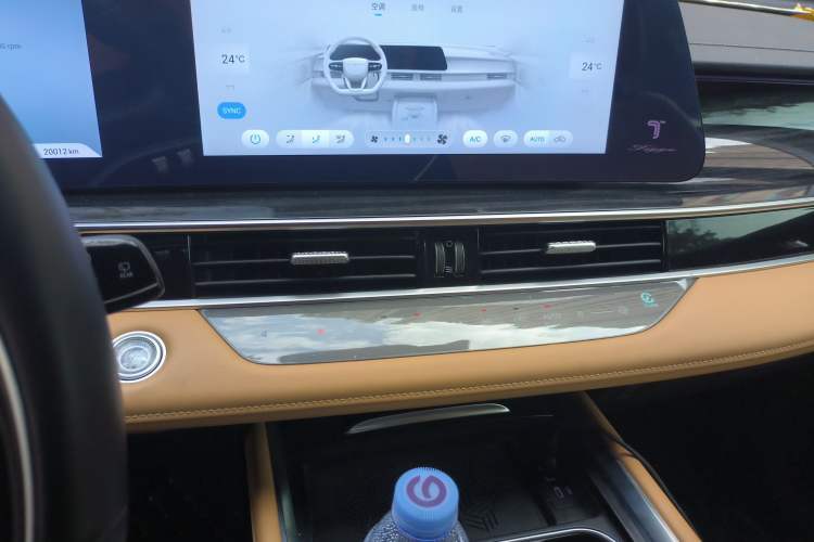 Used Chery Tiggo 8 PRO 2024 Champion Edition 390T Two-Wheel Drive Peak Version 7 Seats
