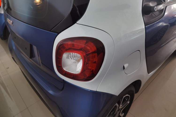 Used smart fortwo 2017 1.0L 52kW New Sound Special Edition China V Emission Standard