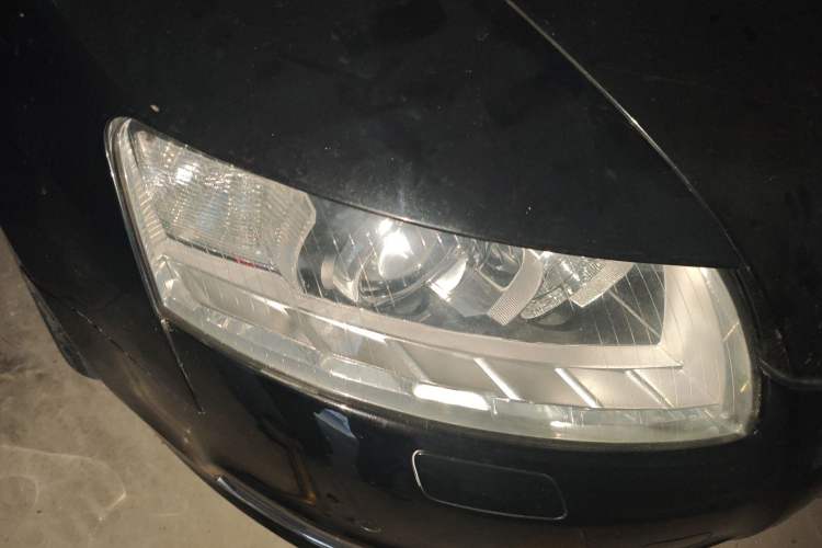 Used Audi A6L 2011 2.0 TFSI Automatic Standard Edition Right Front Headlight