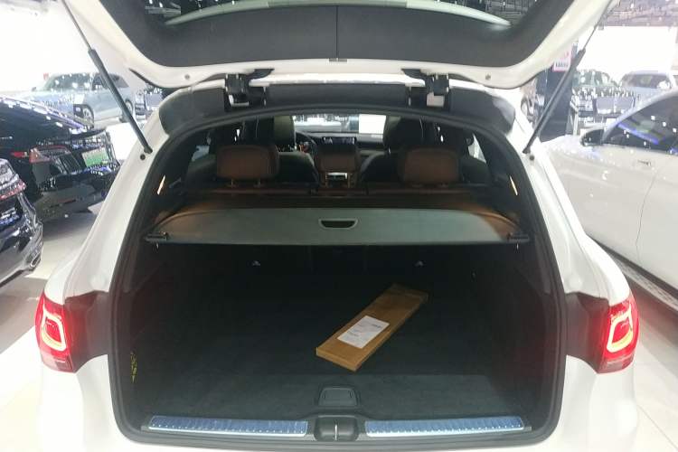 Used Mercedes-Benz GLC 2022 Facelift GLC 260 L 4MATIC Luxury Edition