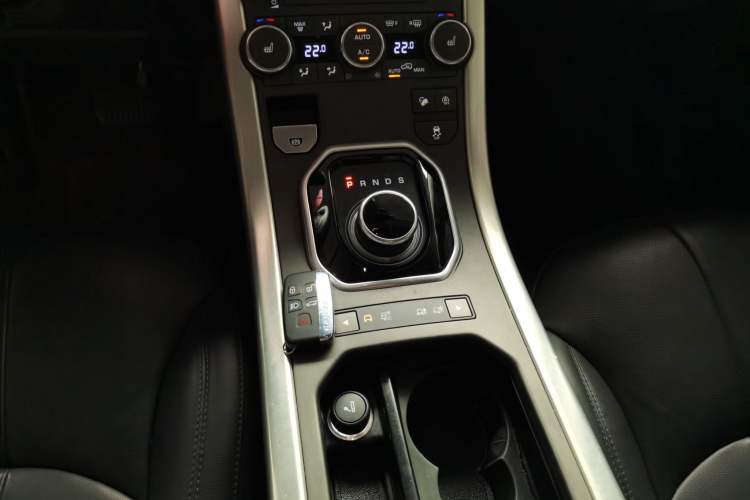 Used Land Rover Range Evoque 2018 240 PS SE Smart Brilliance Edition